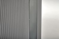 Stôl DANCAN, plát: lakovaná MDF, ktorá má dosku potiahnutú pravou keramikou s efektom bieleho mramoru/podnož: lakovaná MDF + oceľ s drážkovaným reliéfom-sivá + pevný spodný podstavec z práškovej lakovanej ocele - ilustračný obrázok Stôl DANCAN, plát: lakovaná MDF, ktorá má dosku potiahnutú pravou keramikou s efektom bieleho mramoru/podnož: lakovaná MDF + oceľ s drážkovaným reliéfom-sivá + pevný spodný podstavec z práškovej lakovanej ocele - ilustračný obrázok
