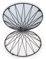 konferenn stolk LOBO, farba: tvrden sklo - dymov/kov s povrchovou pravou - ierna, ilustran obrzok